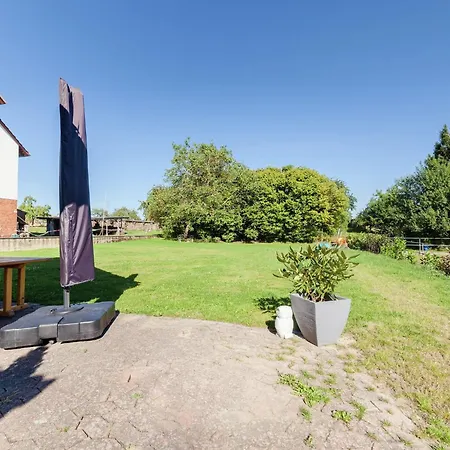 In Mit Terrasse Дом отдыха Densberg