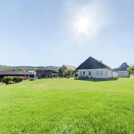 Nyaraló In Mit Terrasse